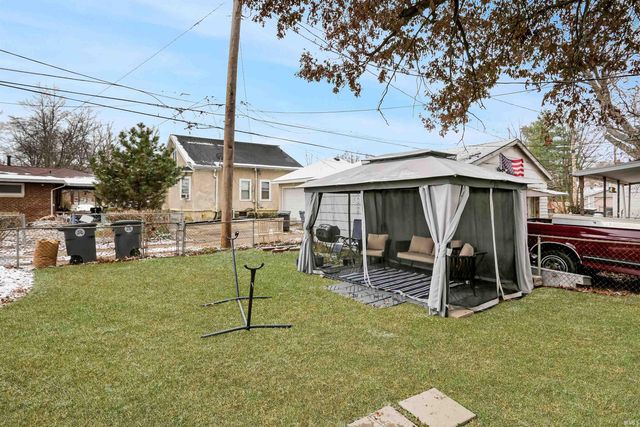 1025 Jefferson Avenue, Evansville, IN 47714