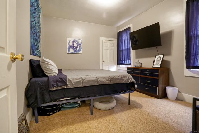 1025 Jefferson Avenue, Evansville, IN 47714