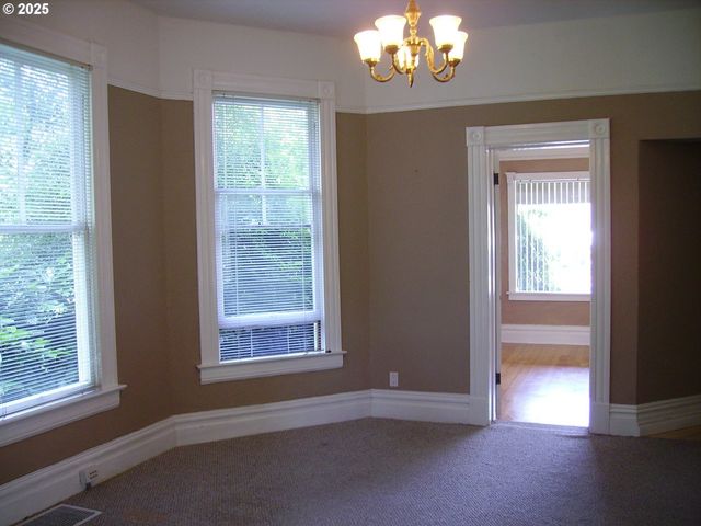 2511 Ne 57th Ave, Portland, OR 97213