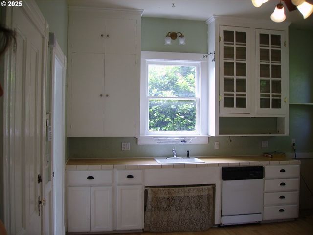 2511 Ne 57th Ave, Portland, OR 97213