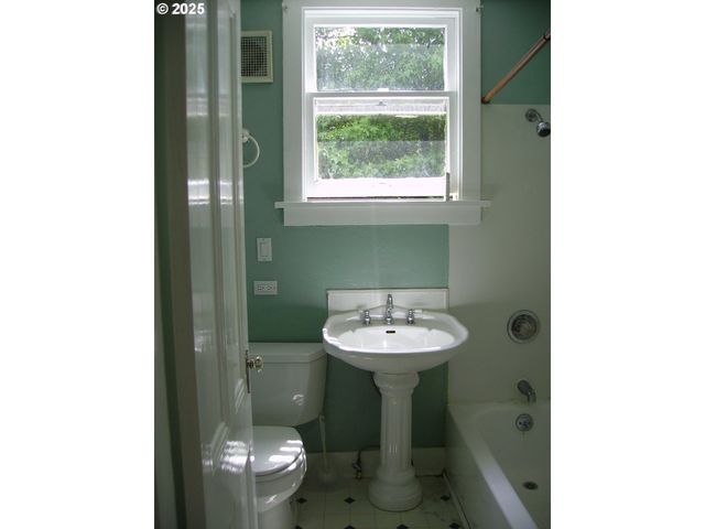 2511 Ne 57th Ave, Portland, OR 97213