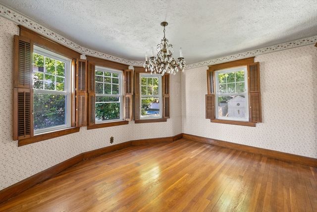216 Park Ave, Weymouth, MA 02190