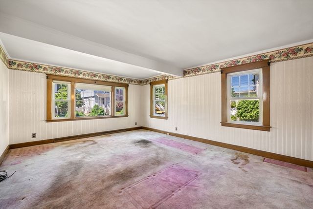 216 Park Ave, Weymouth, MA 02190