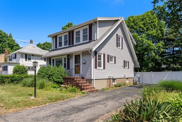 216 Park Ave, Weymouth, MA 02190