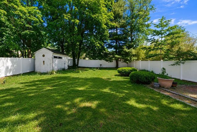 216 Park Ave, Weymouth, MA 02190