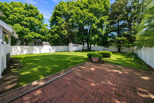 216 Park Ave, Weymouth, MA 02190