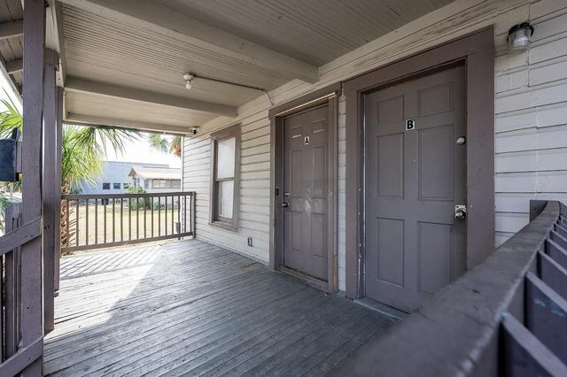 1701 14TH B, St Petersburg, FL 33705