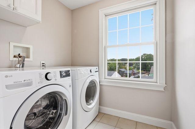 35 Oheir Way, Lowell, MA 01852