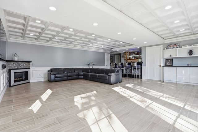 35 Oheir Way, Lowell, MA 01852