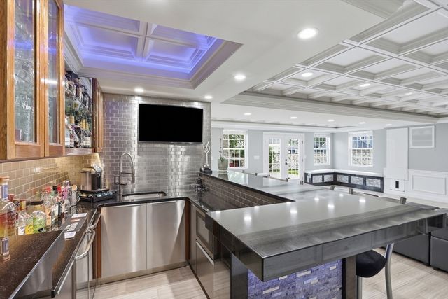 35 Oheir Way, Lowell, MA 01852
