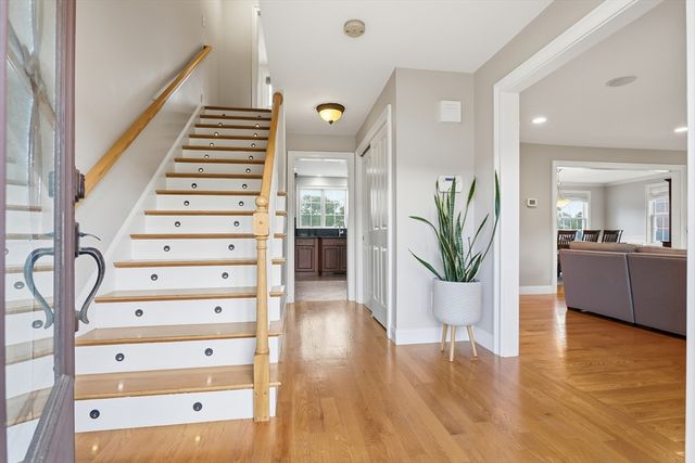 35 Oheir Way, Lowell, MA 01852