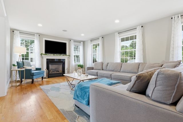 35 Oheir Way, Lowell, MA 01852