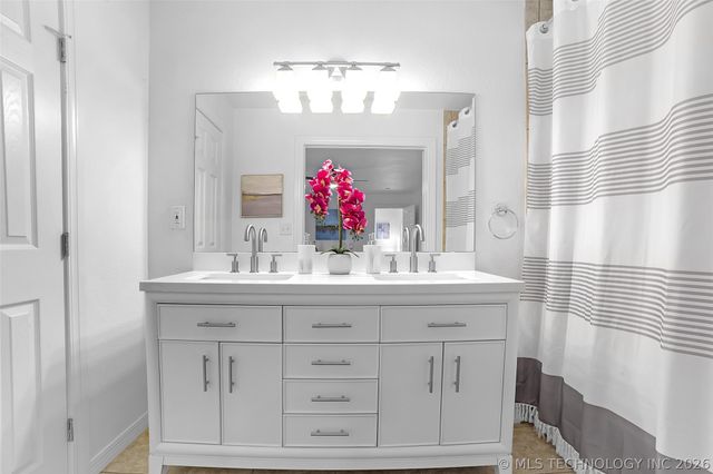 3813 E 21st Place, Tulsa, OK 74114