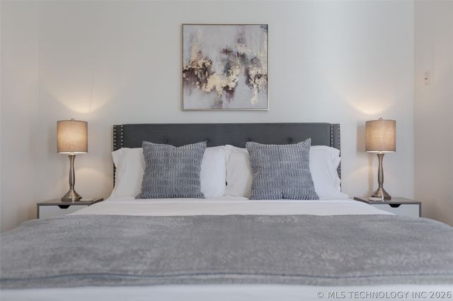 3813 E 21st Place, Tulsa, OK 74114