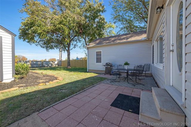 3813 E 21st Place, Tulsa, OK 74114