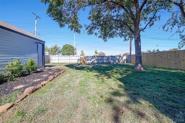 3813 E 21st Place, Tulsa, OK 74114