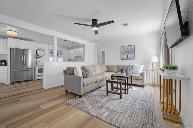 3813 E 21st Place, Tulsa, OK 74114