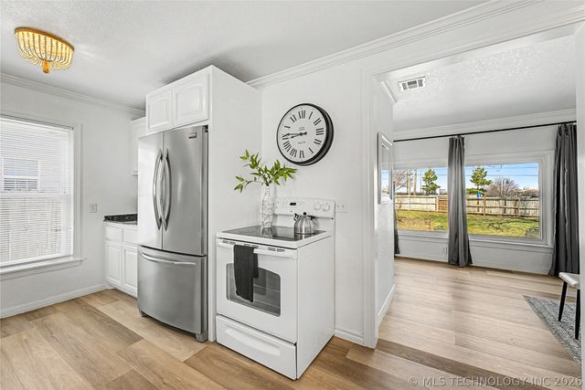 3813 E 21st Place, Tulsa, OK 74114