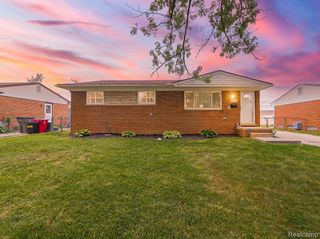 35725 Griswald Street, Clinton Township, MI 48035