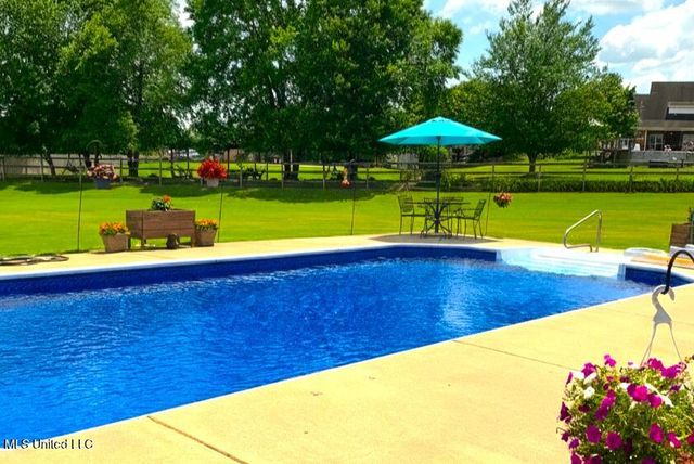 13025 Oak Ridge Drive, Olive Branch, MS 38654