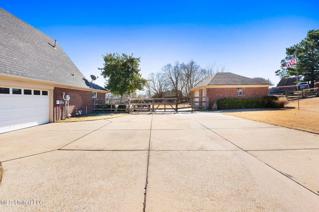 13025 Oak Ridge Drive, Olive Branch, MS 38654