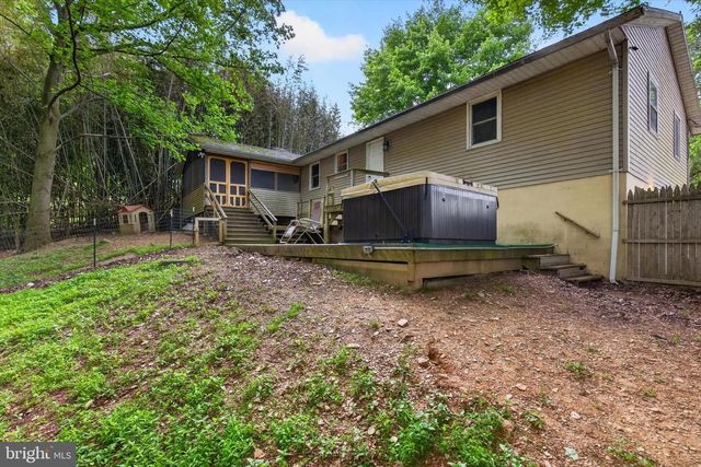 207 FORGE HILL RD, Wrightsville, PA 17368
