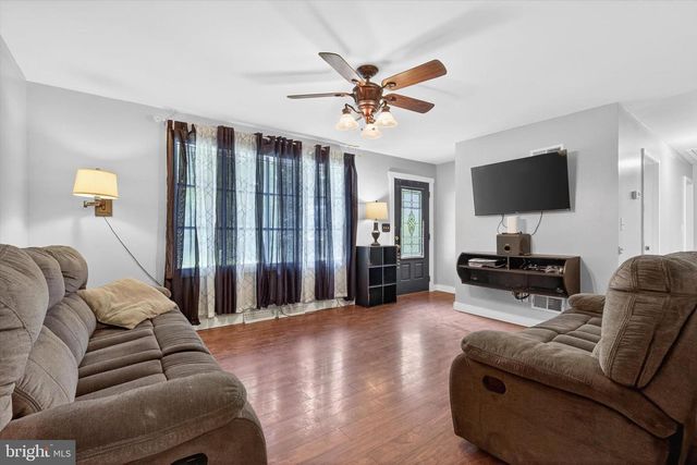 207 FORGE HILL RD, Wrightsville, PA 17368