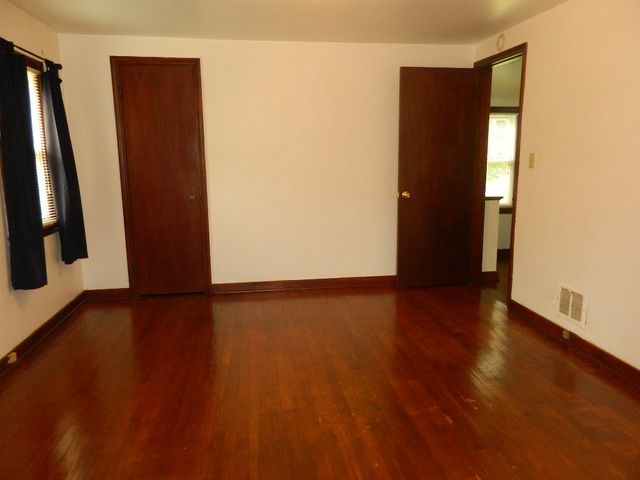 502 Vilsack Rd, Shaler, PA 15116