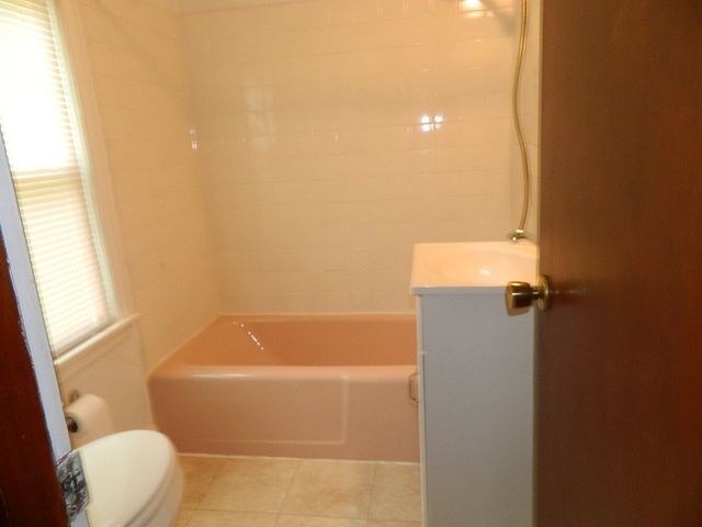 502 Vilsack Rd, Shaler, PA 15116
