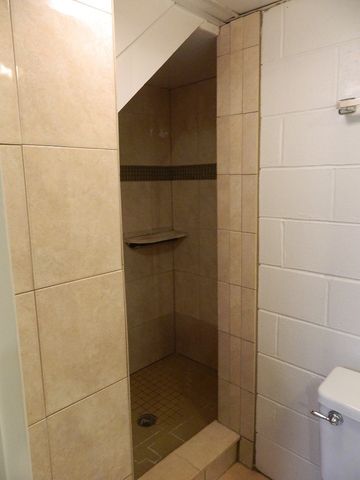 502 Vilsack Rd, Shaler, PA 15116