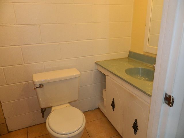 502 Vilsack Rd, Shaler, PA 15116