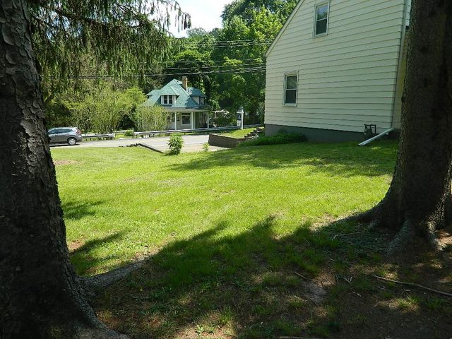 502 Vilsack Rd, Shaler, PA 15116