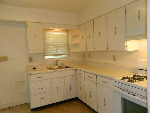 502 Vilsack Rd, Shaler, PA 15116