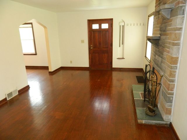 502 Vilsack Rd, Shaler, PA 15116