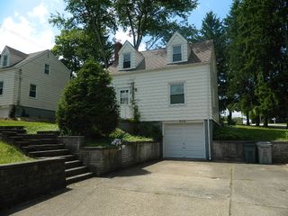 502 Vilsack Rd, Shaler, PA 15116