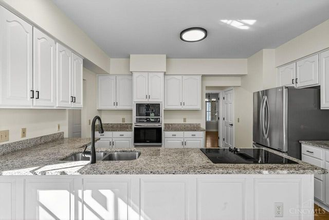 131 Lakeview Court, Loveland, OH 45140