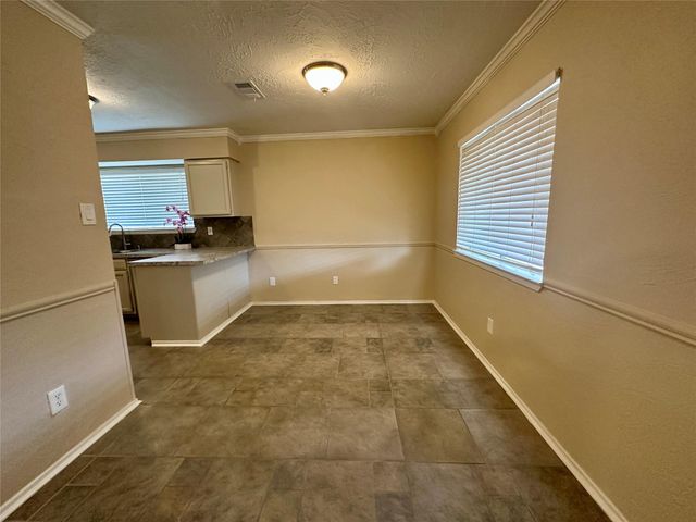 7646 Western Oak Lane, Houston, TX 77040