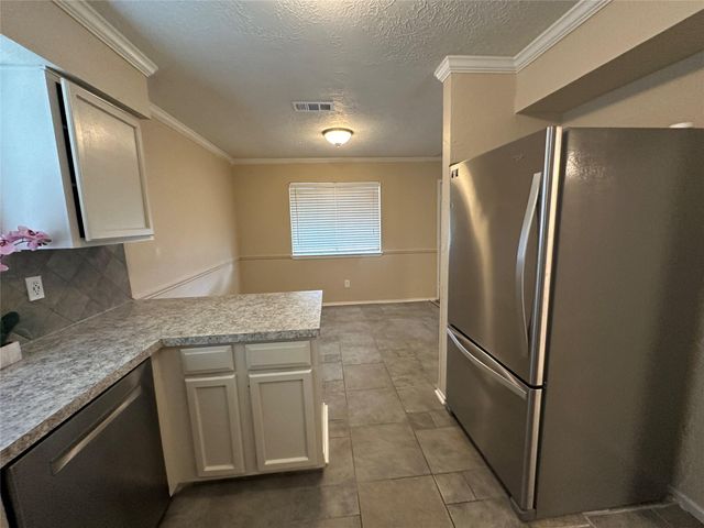 7646 Western Oak Lane, Houston, TX 77040