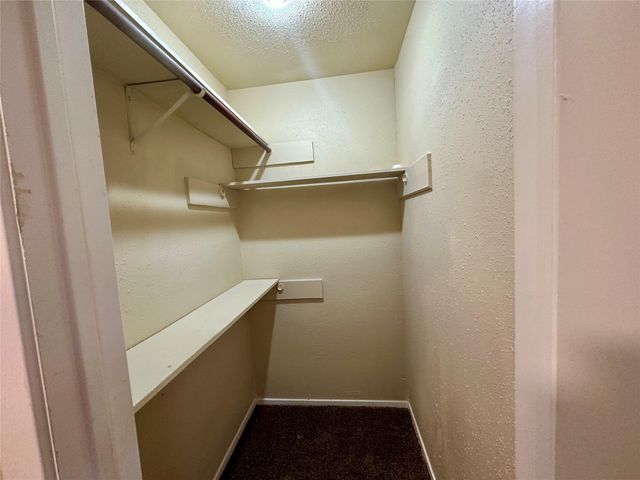 7646 Western Oak Lane, Houston, TX 77040