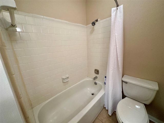 7646 Western Oak Lane, Houston, TX 77040