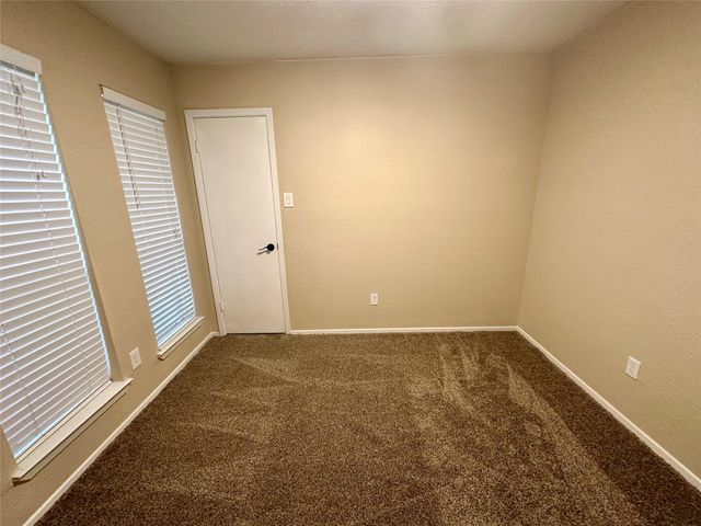 7646 Western Oak Lane, Houston, TX 77040