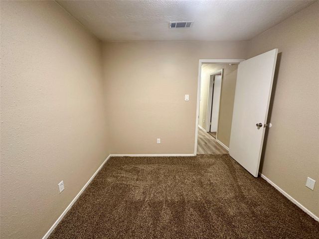 7646 Western Oak Lane, Houston, TX 77040