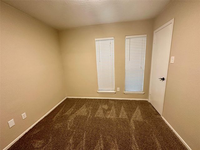 7646 Western Oak Lane, Houston, TX 77040