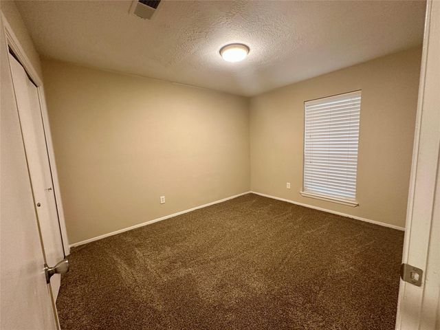 7646 Western Oak Lane, Houston, TX 77040