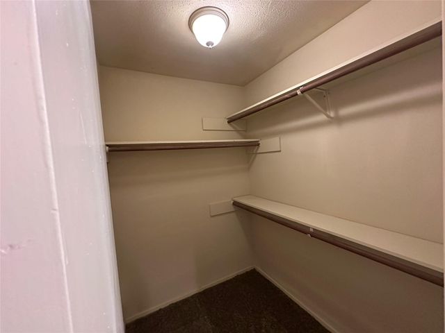 7646 Western Oak Lane, Houston, TX 77040