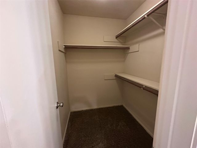 7646 Western Oak Lane, Houston, TX 77040