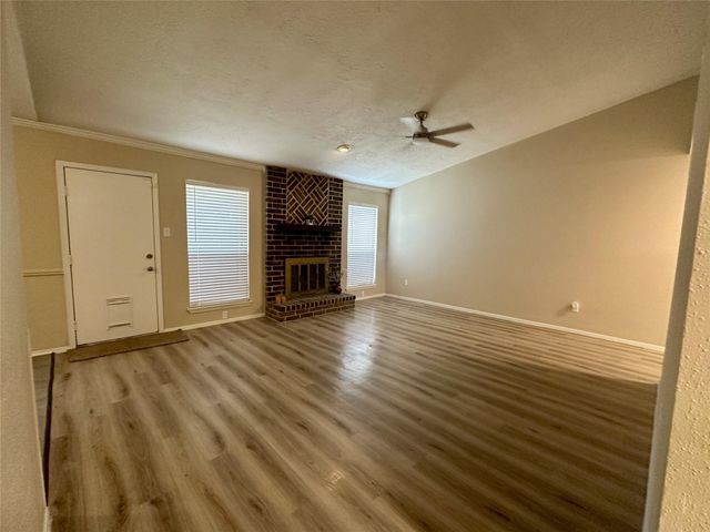 7646 Western Oak Lane, Houston, TX 77040
