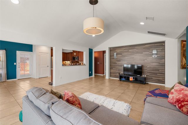 633 Schefer ST, Leander, TX 78641