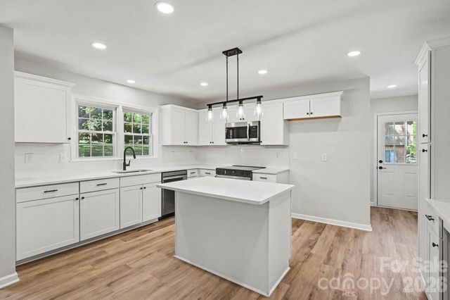 834 Braxfield Drive, Charlotte, NC 28217