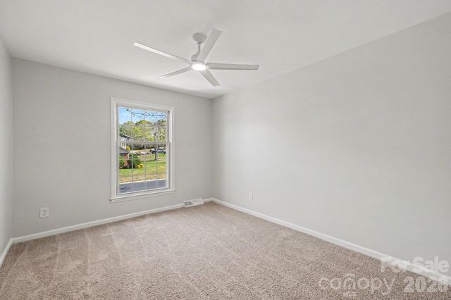 834 Braxfield Drive, Charlotte, NC 28217